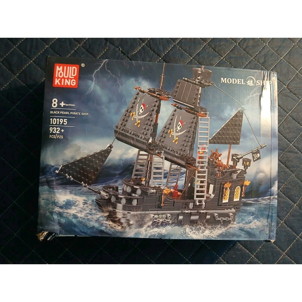 Mould King 10195 Black Pearl III Pirate Ship Building Blocks 932 Pcs New